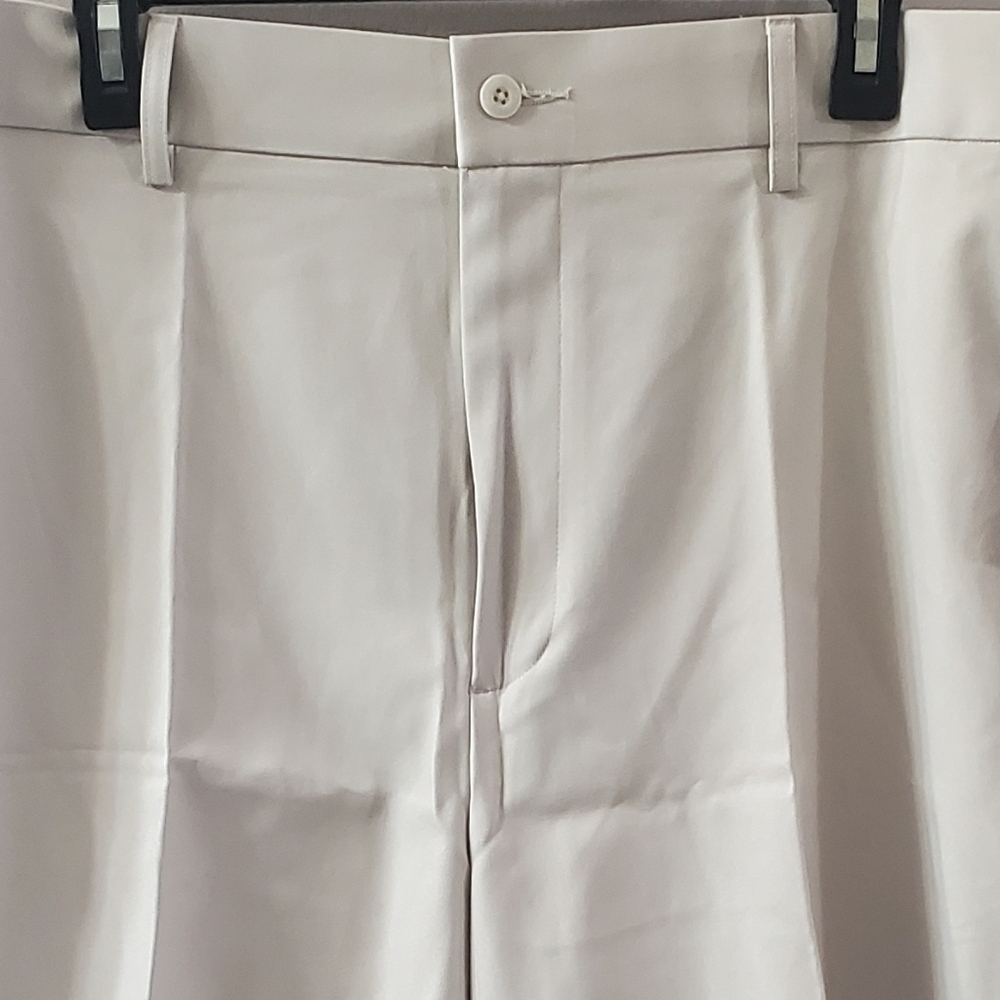 PGA Tour Men's Classic Light Creamy Tan Flat Front Shorts. Sz 42 NWT - Picture 7 of 7